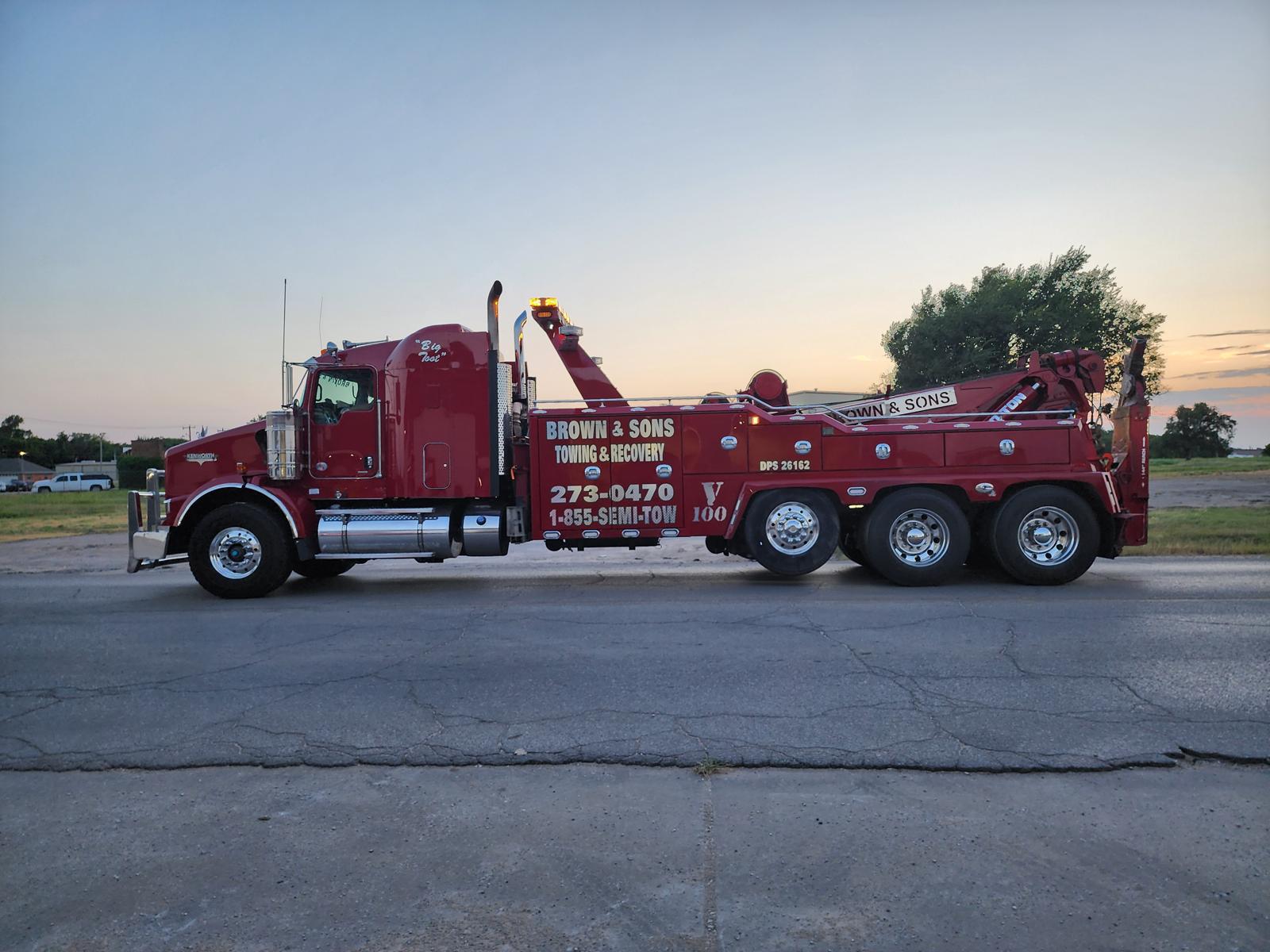Brown & Sons heavy duty wrecker, Big Foot, in Shawnee, Oklahoma